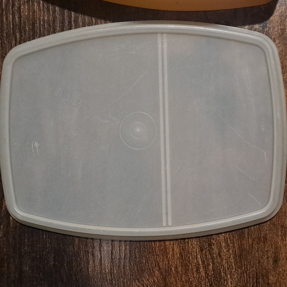 Vintage Tupperware Container - Picture 6 of 6